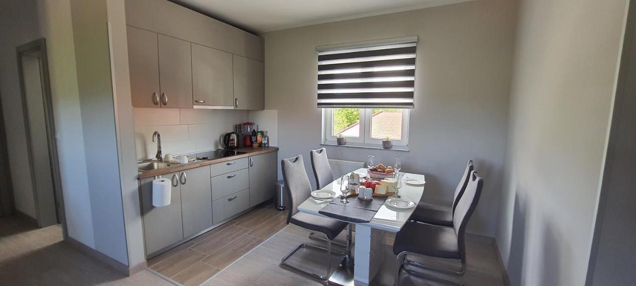 Apartmani Fenestra Tesla I Faust Otocac Exterior photo