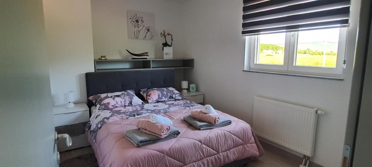 Apartmani Fenestra Tesla I Faust Otocac Exterior photo