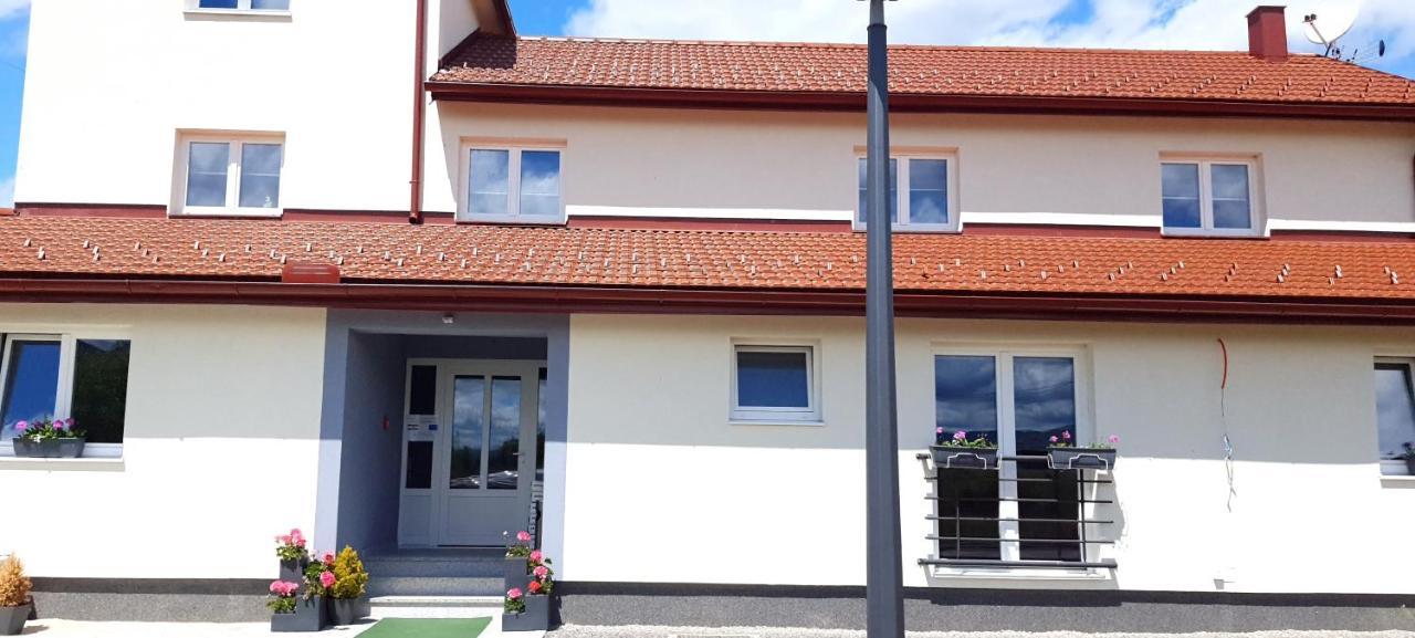 Apartmani Fenestra Tesla I Faust Otocac Exterior photo